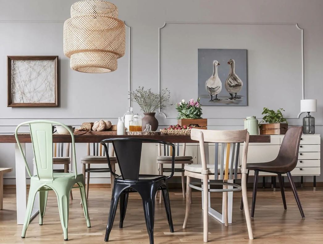 Ile osób zmieści się przy stole? Jak dobrać liczbę krzeseł do rozmiaru